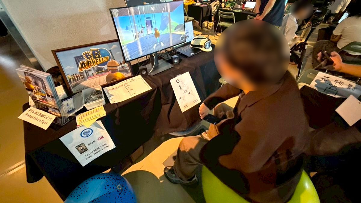 実物のバランスボールで跳ねて操作！リアル世界と動きがリンクするアクションゲーム『BBアドベンチャー』を体験してきた【BitSummit PUNCH】